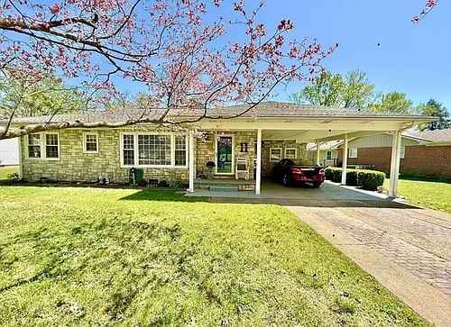 3210 Circle Dr Photo 1