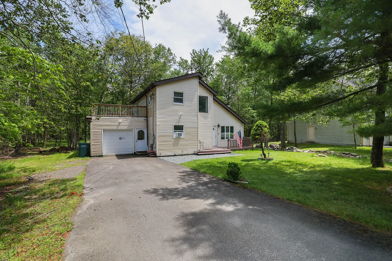 7042 Vista Dr photo 1