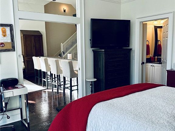 4th image of 340 N Campbell Ave APT 12