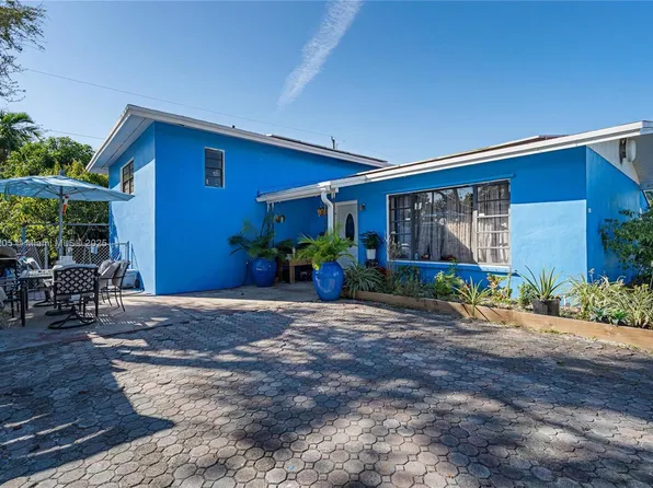 1300 NE 203rd St, Miami, FL 33179