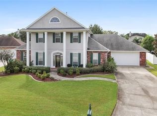 57 Magnolia Trace Dr, Harvey, LA 70058