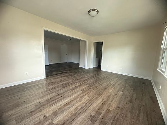 2nd image of 1205 Broadus Ave SE