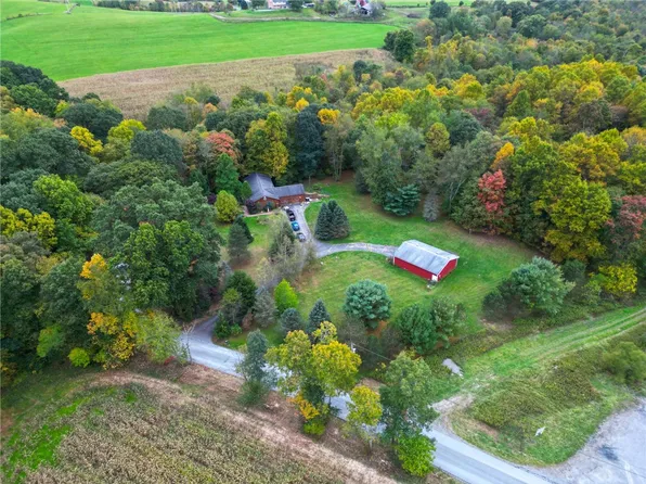 303 Wildwood Rd, Midland, PA 15059