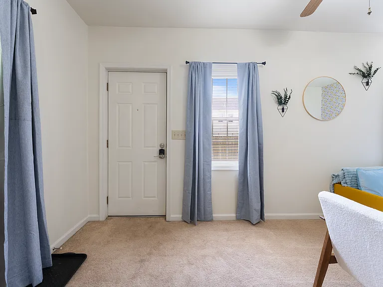 1115 Winchester St #D — Photo 11