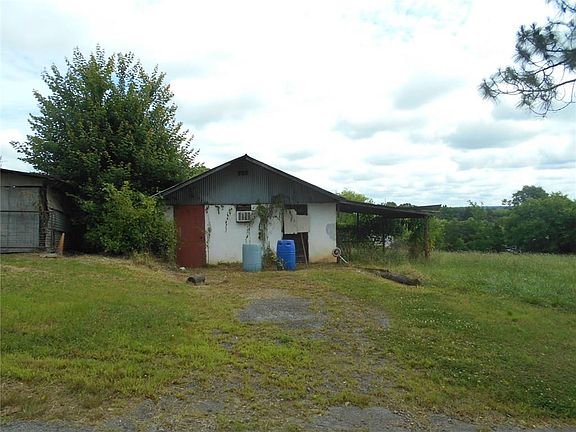 4th image of 300 Linda Ln