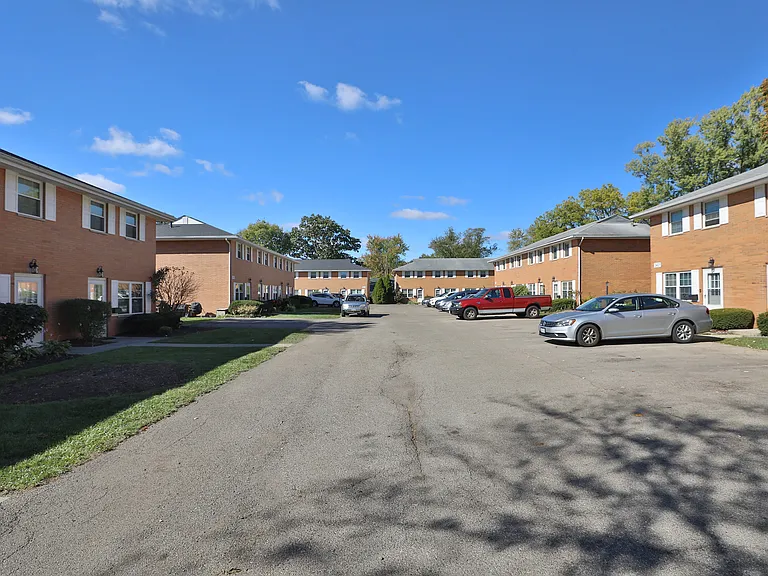 3427 Maize Rd — Photo 10