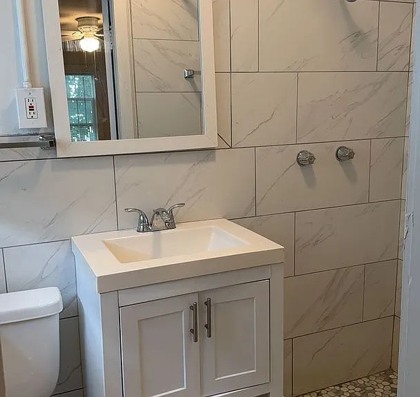 1511 Molitor Ave #6 — Photo 10