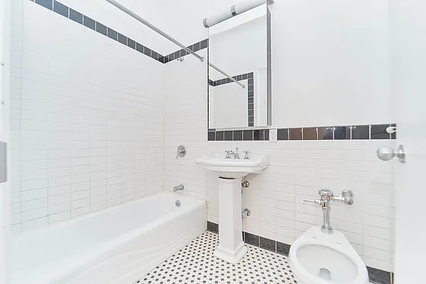 Rented by Living New York | media 11