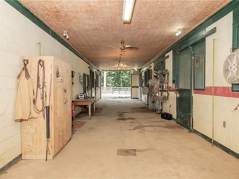 2318 Fleming Rd — Photo 28
