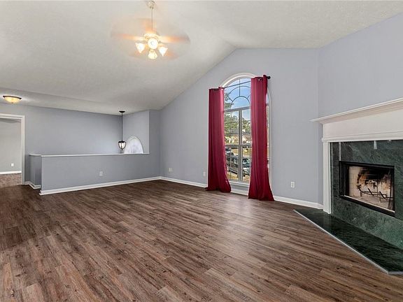 3rd image of 289 Chinaberry Ct