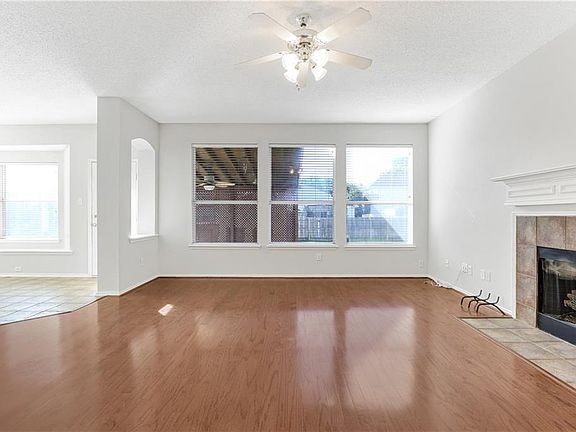 5th image of 317 Fawn Meadow Dr