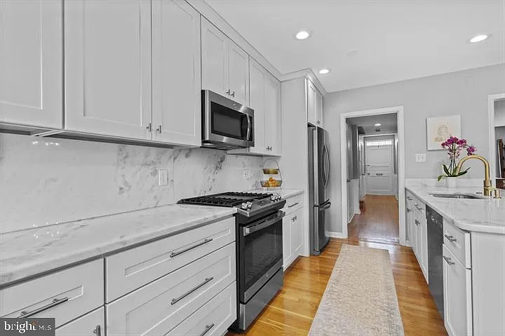 6707 Melrose Dr — Photo 7