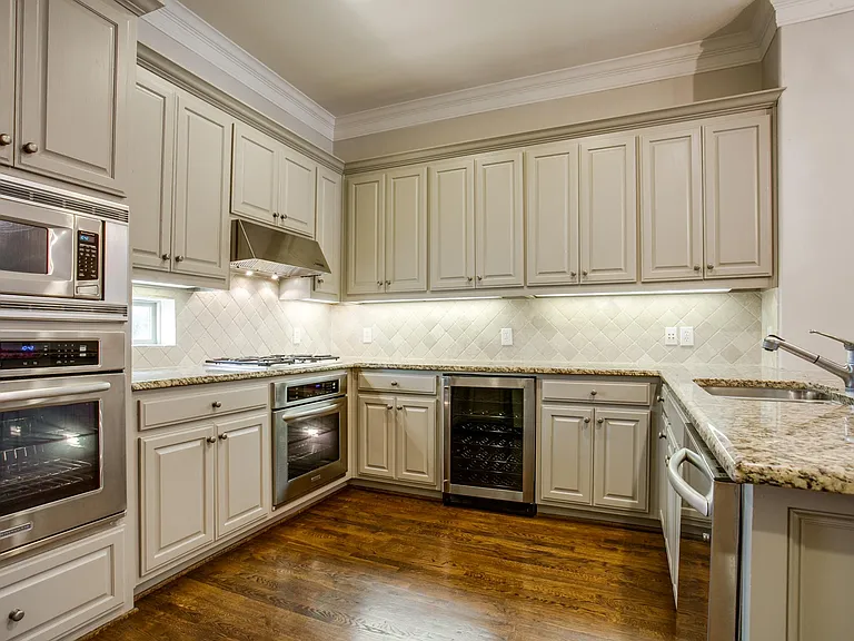 4502 Holland Ave — Photo 6