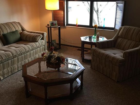 4th image of 552 Glenmont Dr