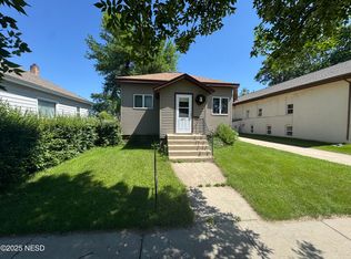 207 4th Ave SW, Watertown, SD 57201