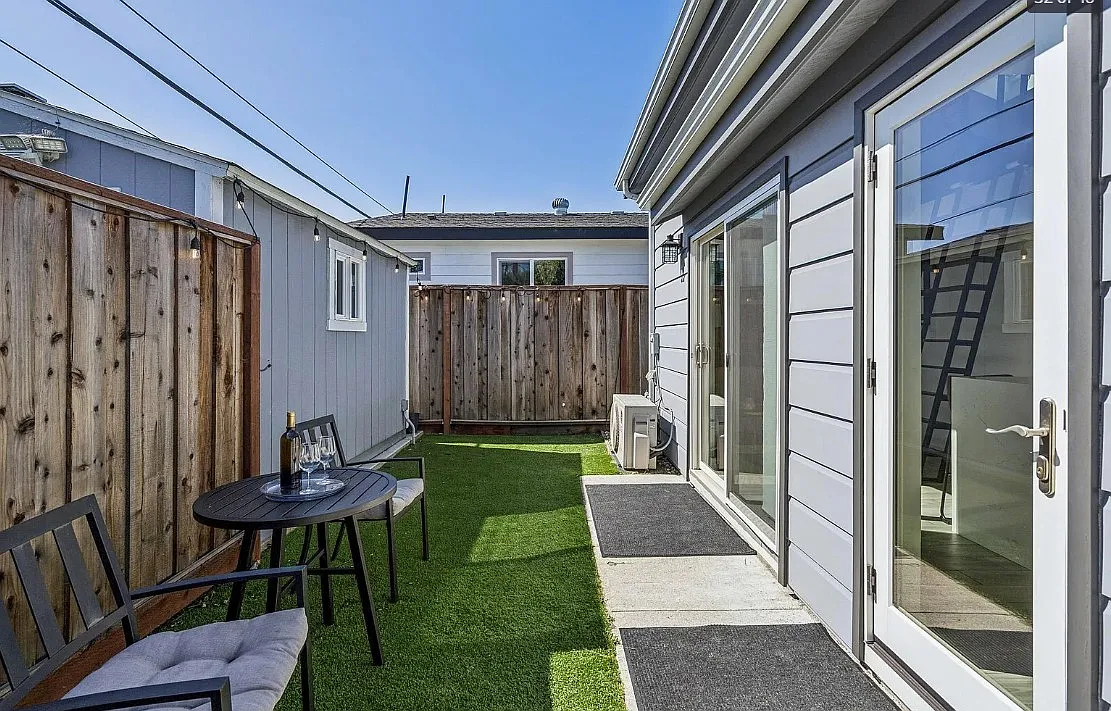 1 bed, 312 sqft, $2,500 — Photo 1