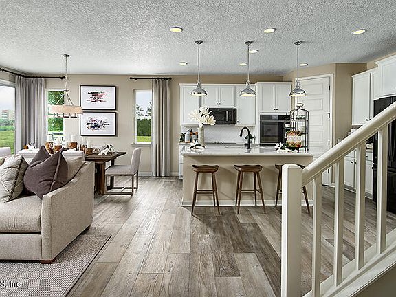 3rd image of 477 GOLDENROD Drive