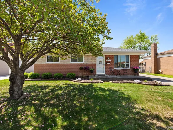 31323 Gardendale Dr, Warren, MI 48088