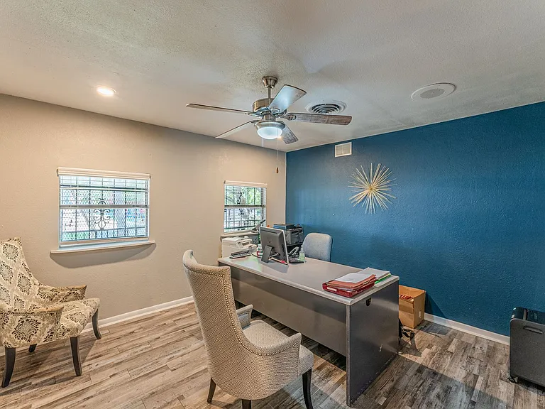 South Crest Apartments: All Bills Paid -Dazzling Dallas Apartments in Quiet Area! — Photo 108