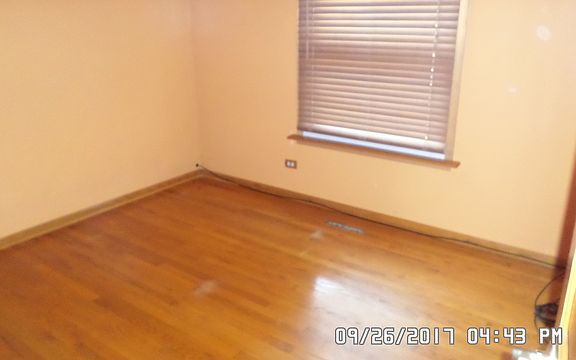5th image of 1665 Sycamore Ave