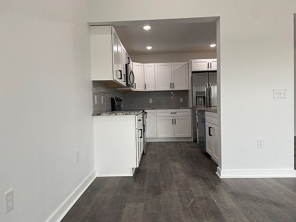 5th image of 340 Sunnyside Dr Unit B