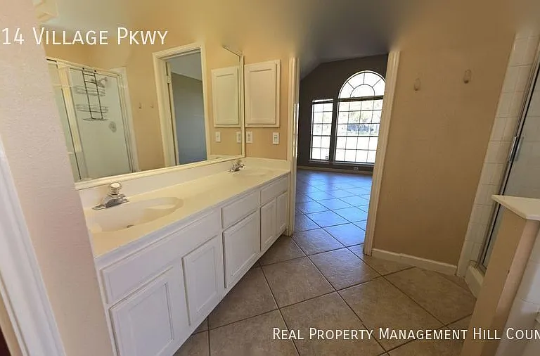 2514 Village Pkwy — Photo 4