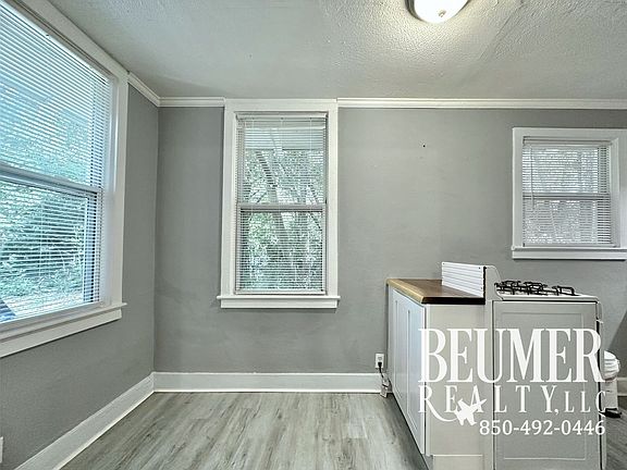 4th image of 913 N 69th Ave #B