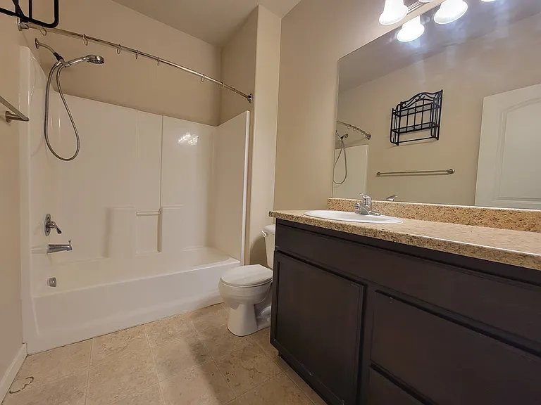223 E Jordan Ridge Blvd #109 — Photo 4