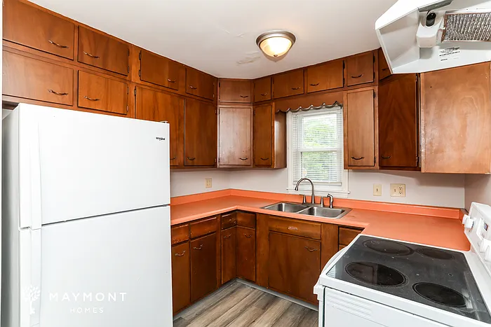 2480 Sylmar Ct — Photo 10