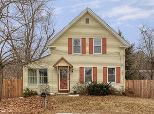 7 Oak St, Townsend, MA 01469