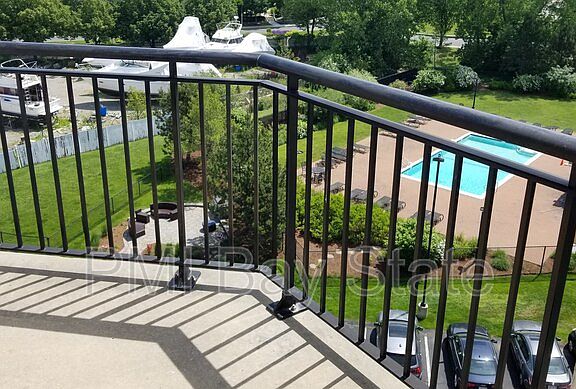 3rd image of 10 Seaport Dr APT 2608