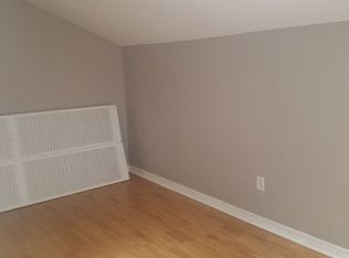 7200 SW 8th Ave #R111, Gainesville, FL 32607