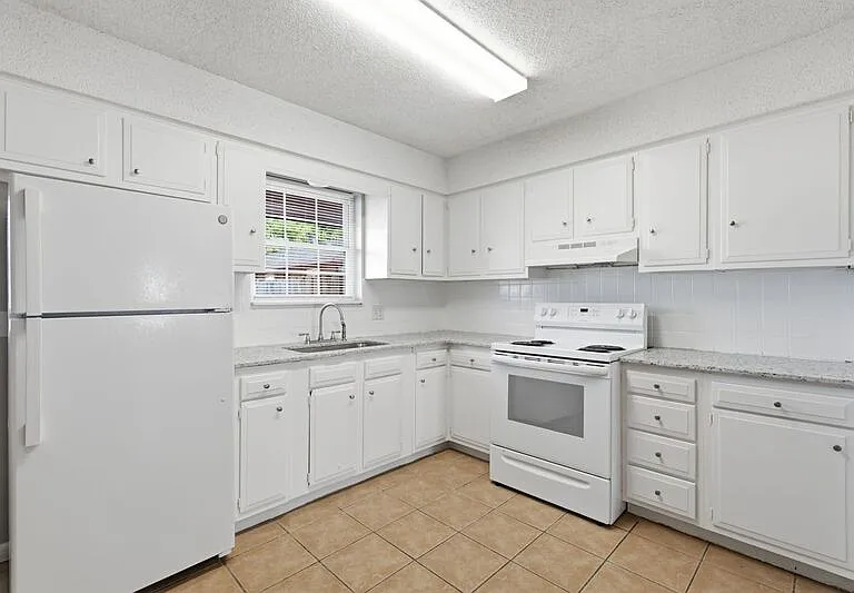 742 N 6th St — Photo 10