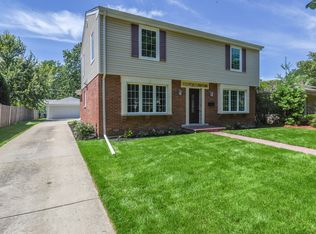 1210 Potter Rd, Park Ridge, IL 60068