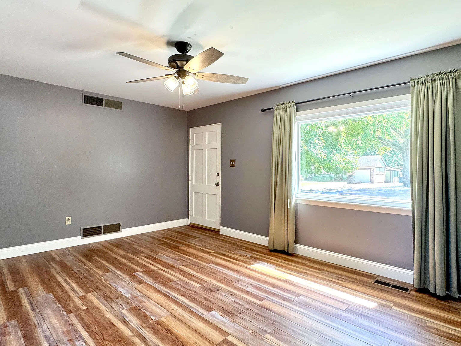 3 bed, $1,675 — Photo 2
