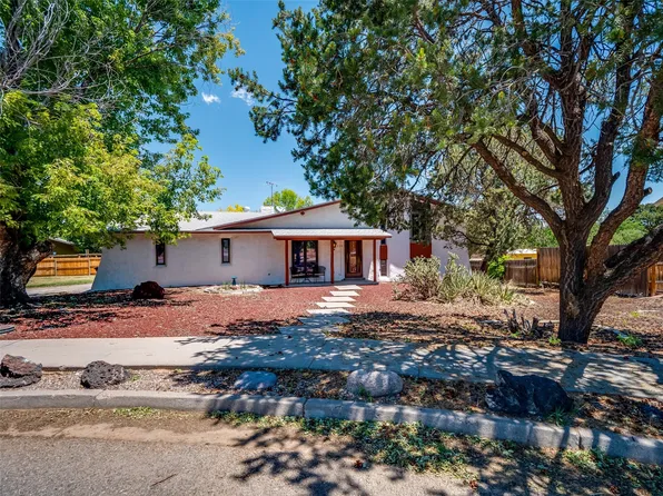 710 Kris Ct, Los Alamos, NM 87547