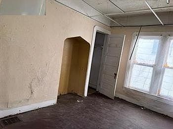 3rd image of 630 Congress Ave