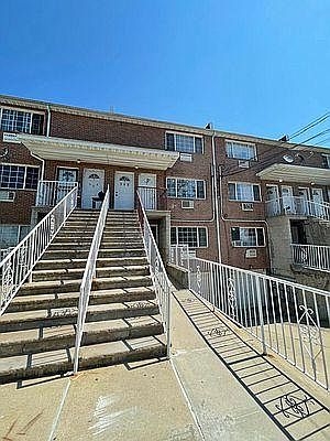 1st image of 2-82 Watjean Ct #1