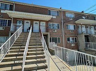 2-82 Watjean Ct #1, Far Rockaway, NY 11691