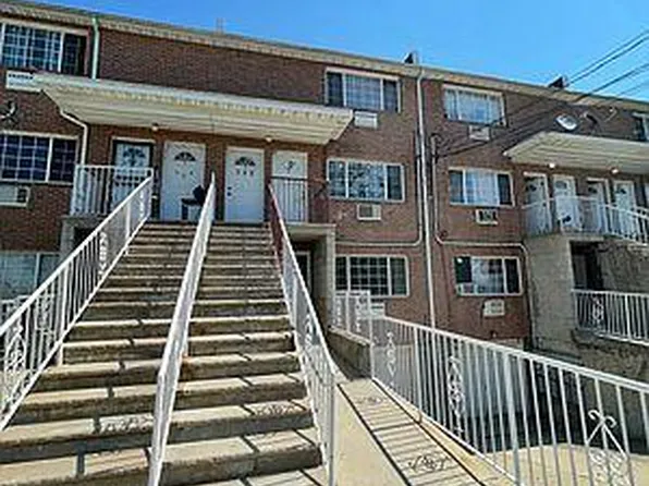 2-82 Watjean Ct #1, Far Rockaway, NY 11691