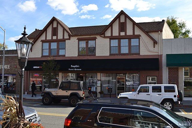 1st image of 225 Westwood Ave Unit 6