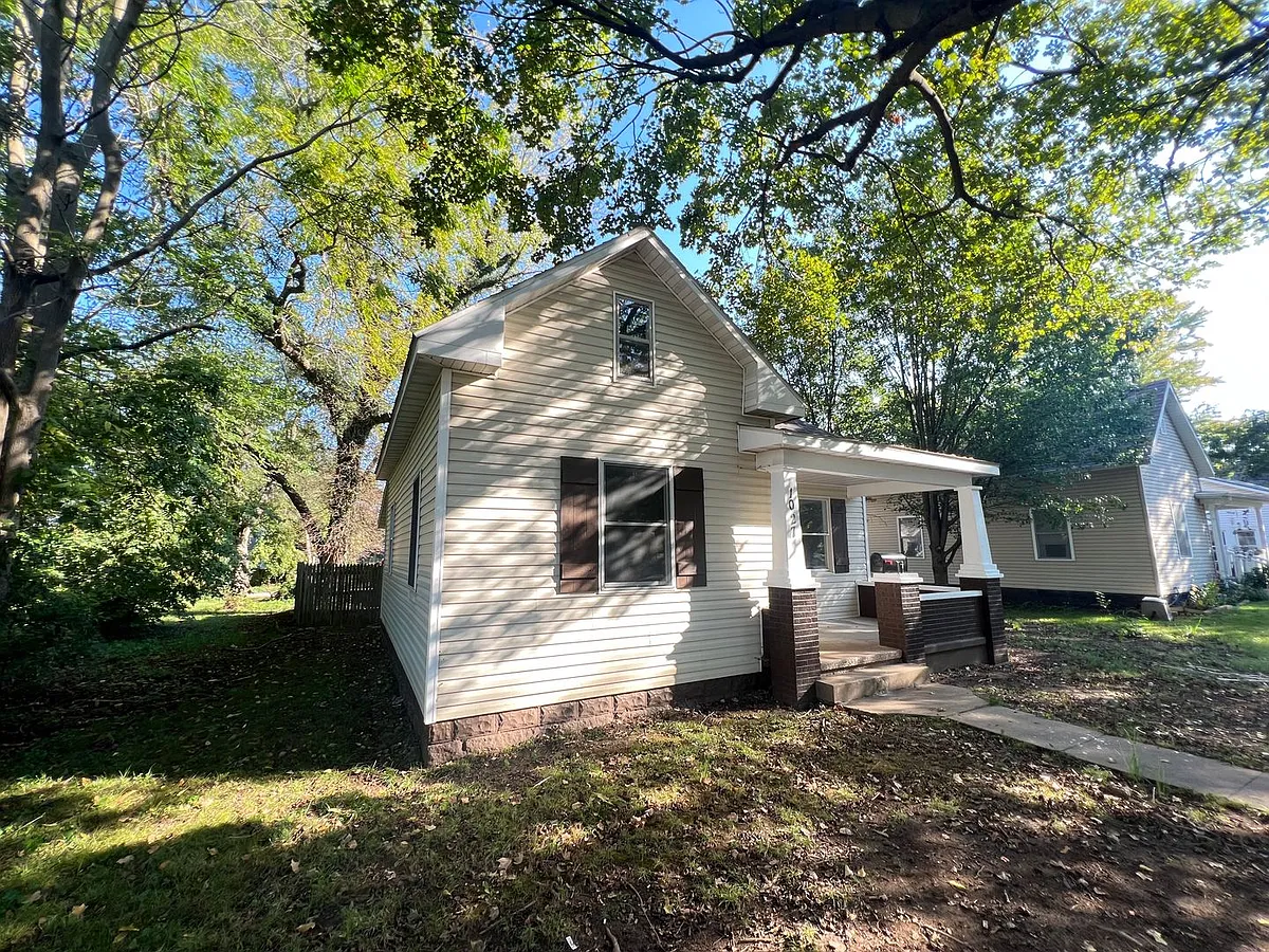 Building Photo - 1027 W Florida St