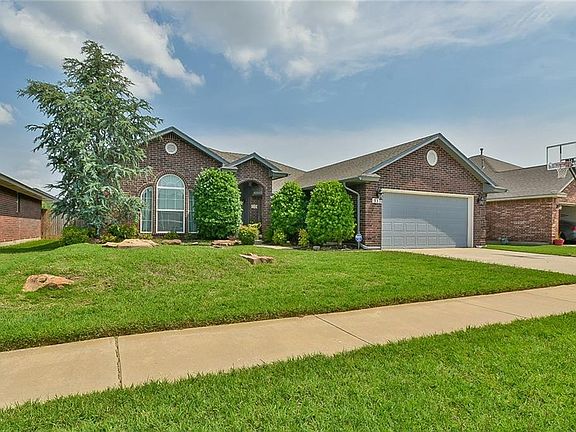 3rd image of 533 SW 156th Ct