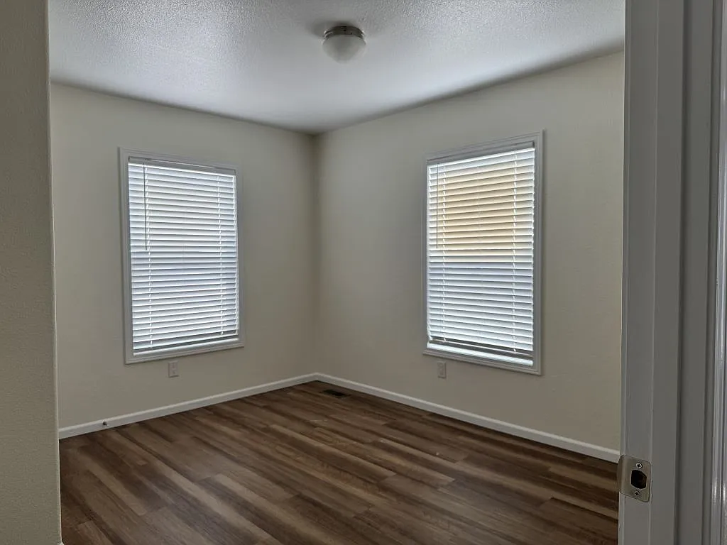3 bed, 2.0 bath, 1123 sqft, $1,299 — Photo 4
