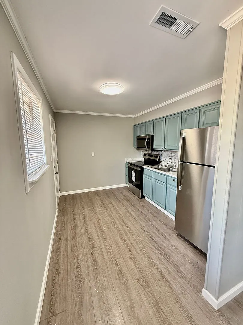 5324 PineTree Ave — Photo 4