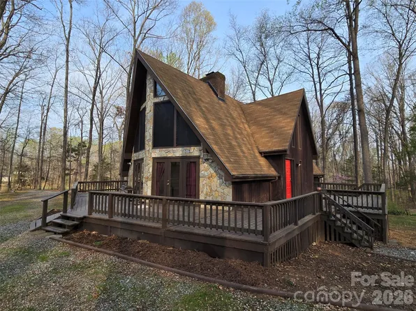 6782 Shiloh Rd, Liberty, NC 27298