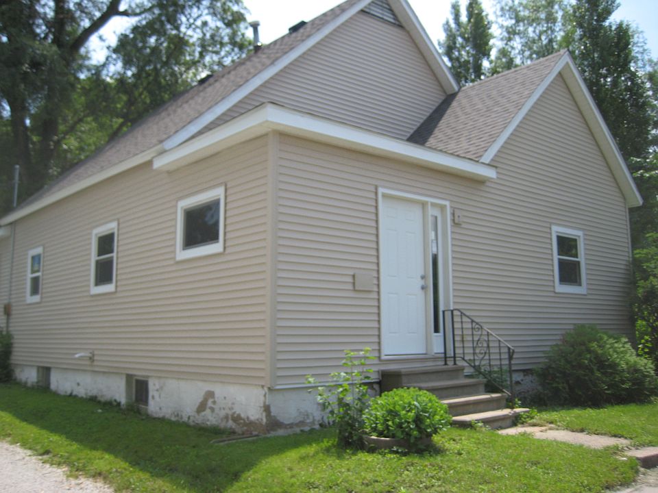 2nd image of 260 S 16th St