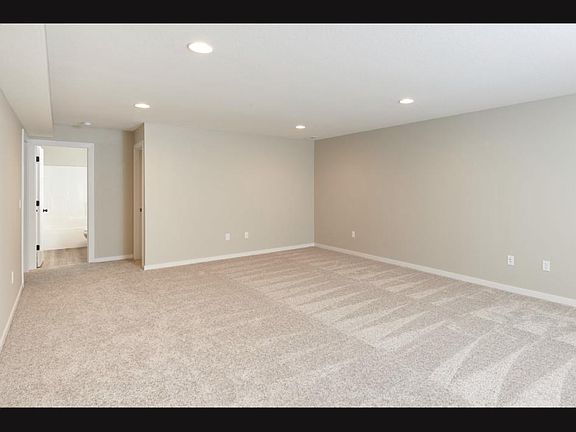 5th image of 109 Deer Haven St