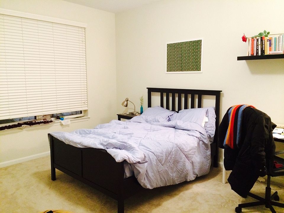 200 sq ft. room