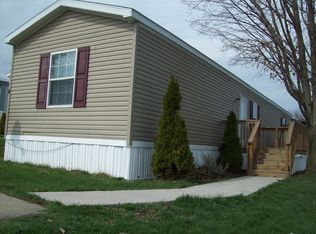 1 Wellington Dr, Belle Vernon, PA 15012